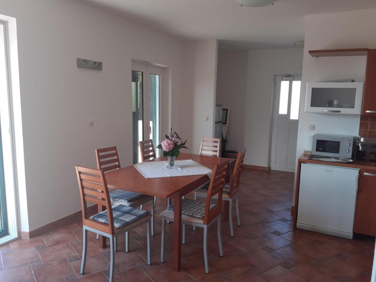 Apartments Ilicic Supetar Extérieur photo