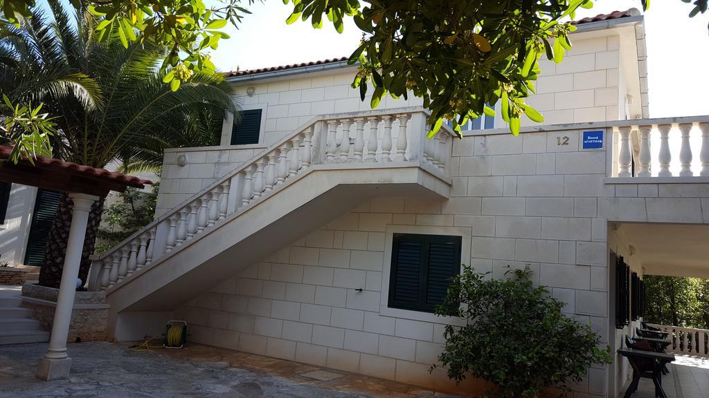 Apartments Ilicic Supetar Extérieur photo